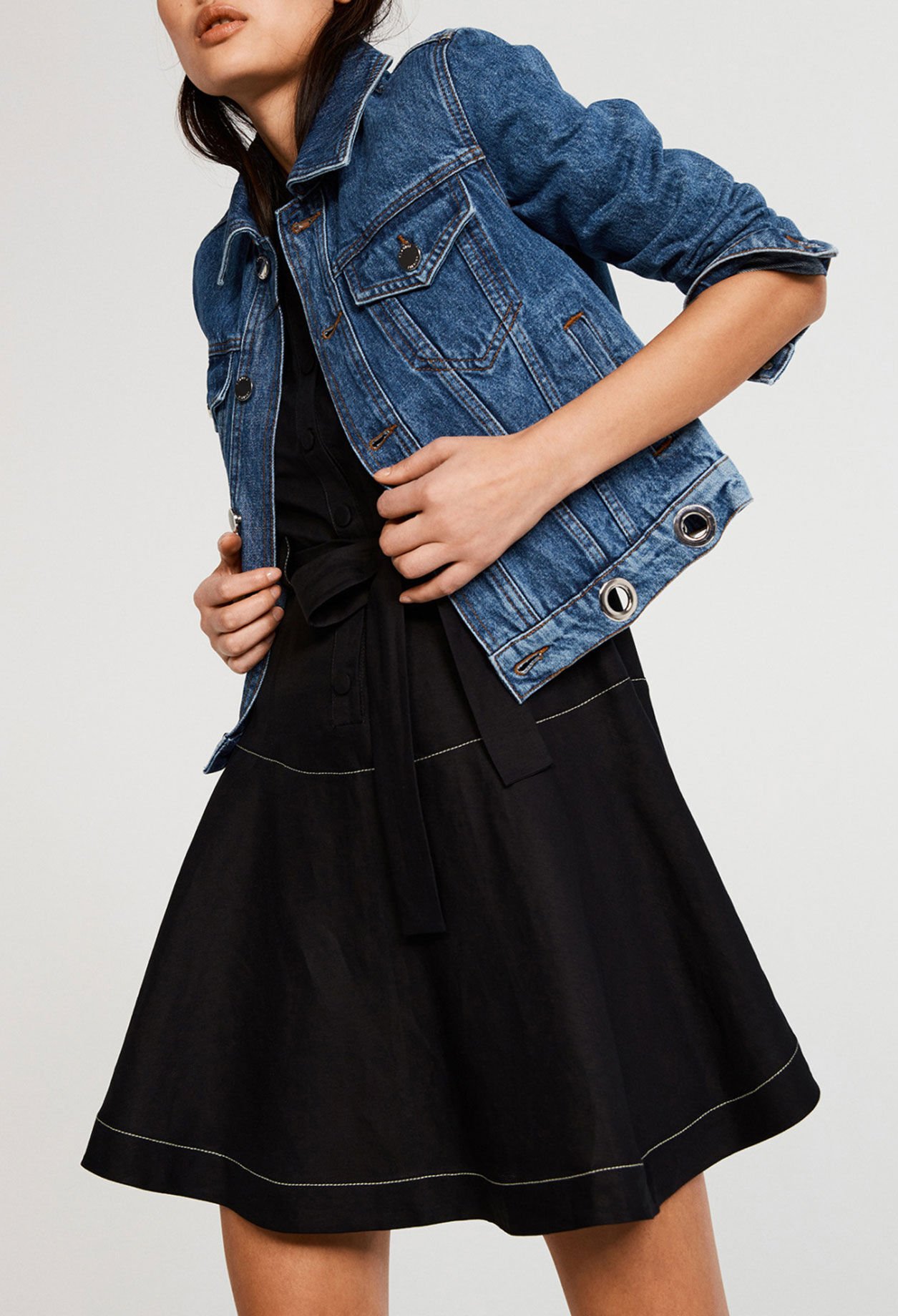 Robe courte cintrée