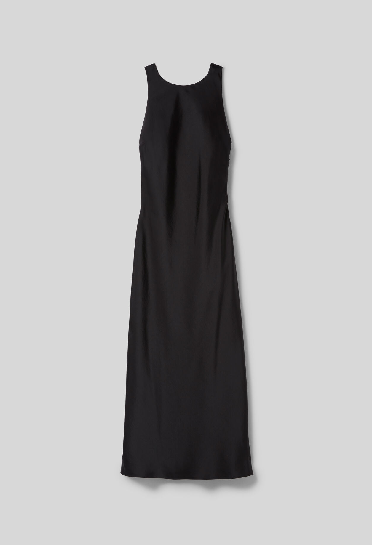 Robe longue satinée dos nu