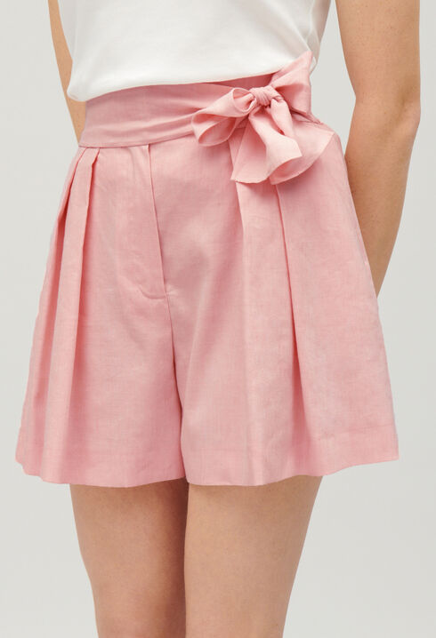 Short nou&eacute; drag&eacute;e