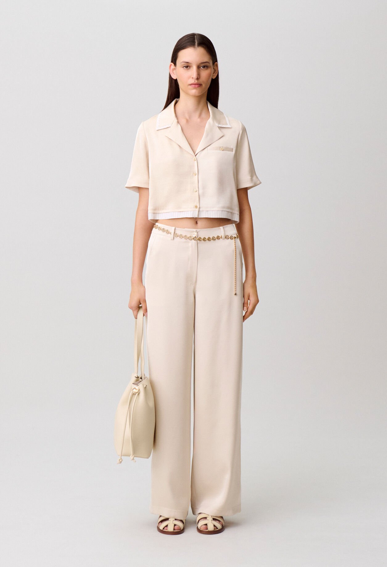 Chemise satin&eacute;e