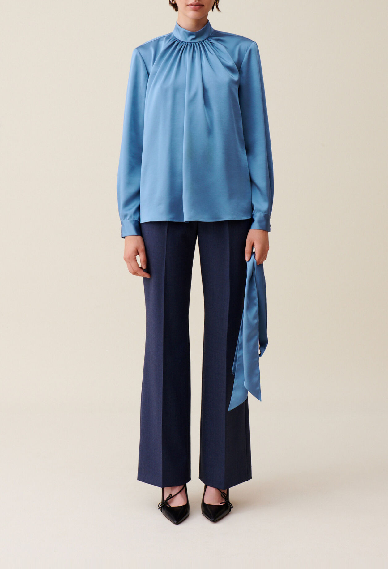 Blouse fluide col lavalli&egrave;re