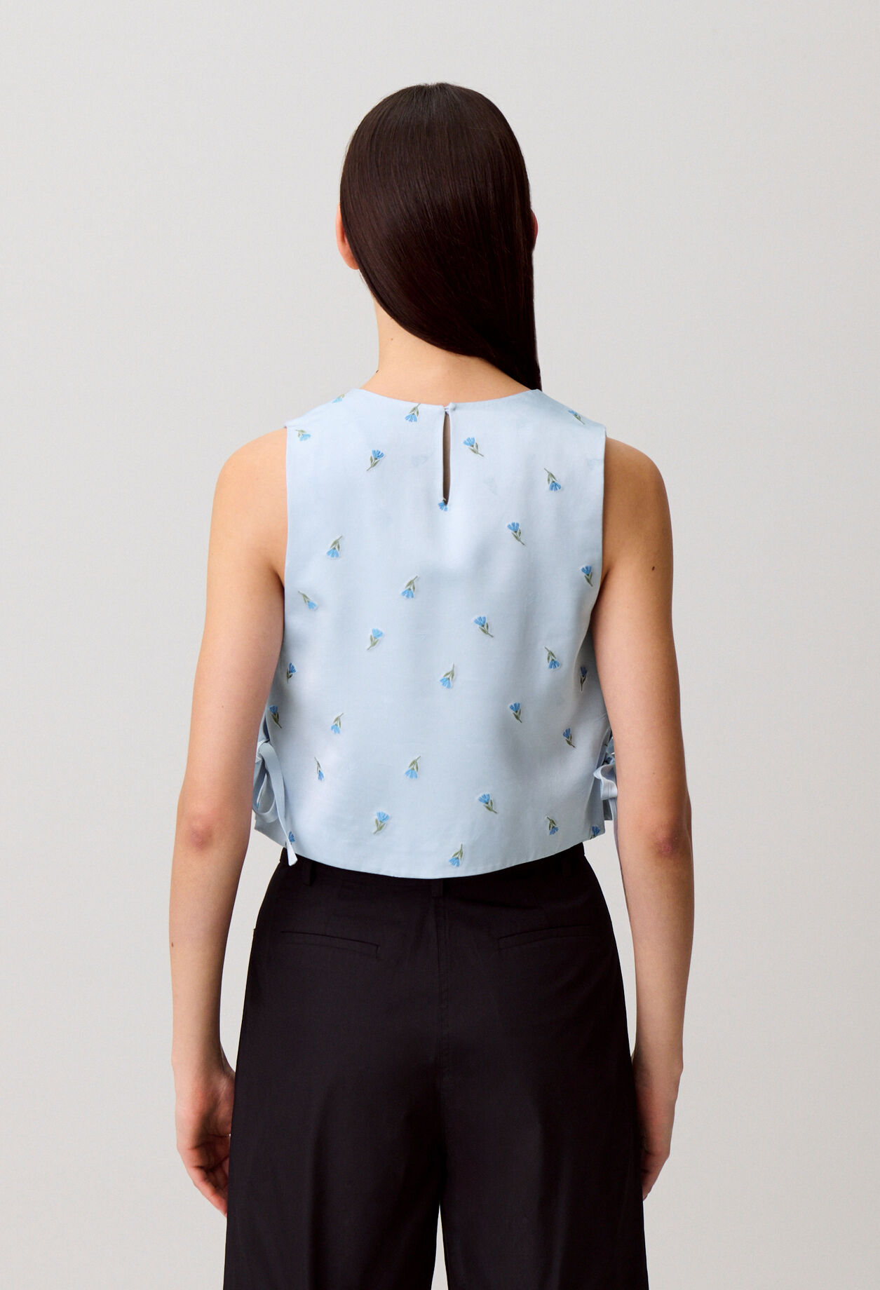 Top satin brod&eacute;