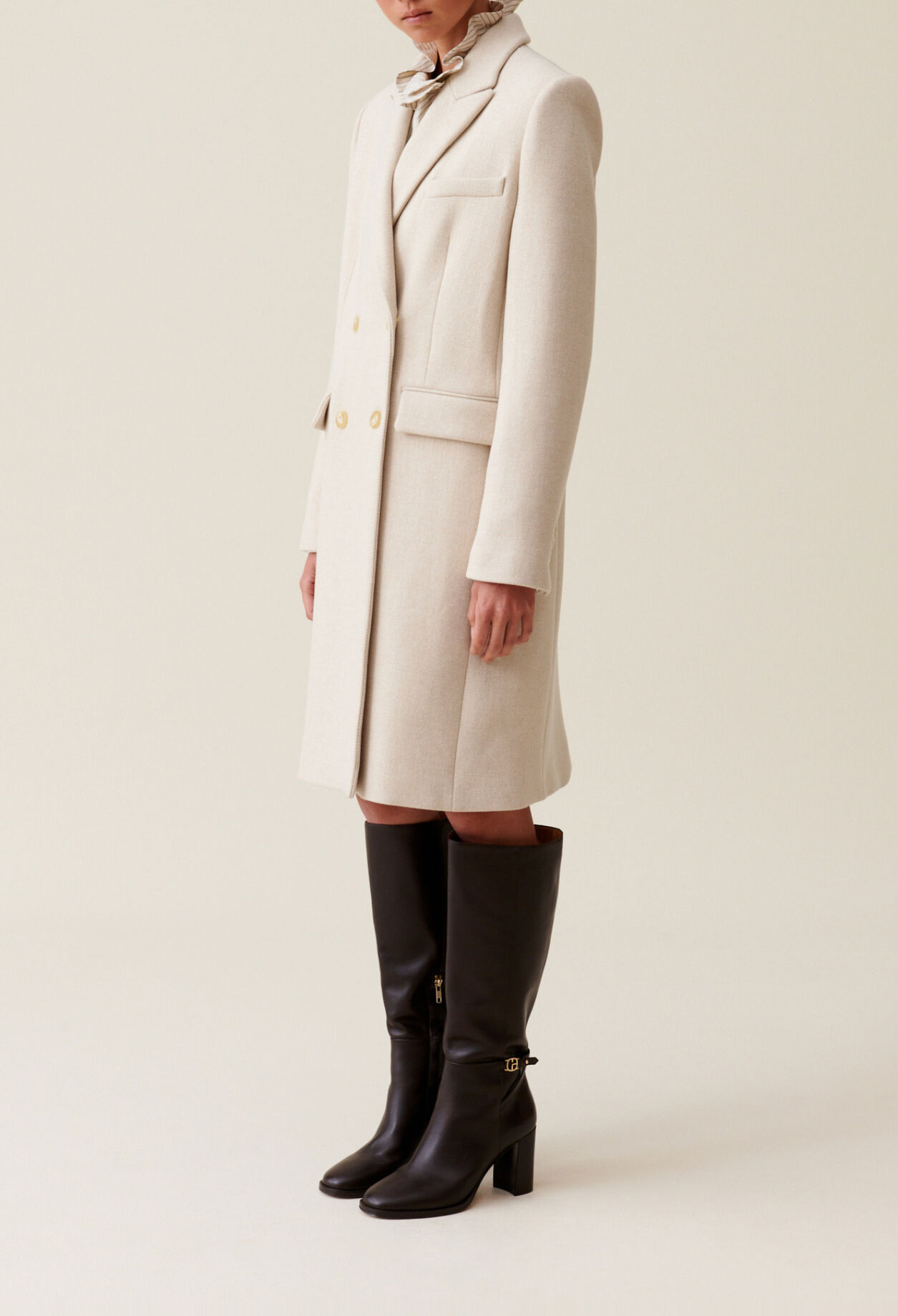 Manteau classique droit mi-long