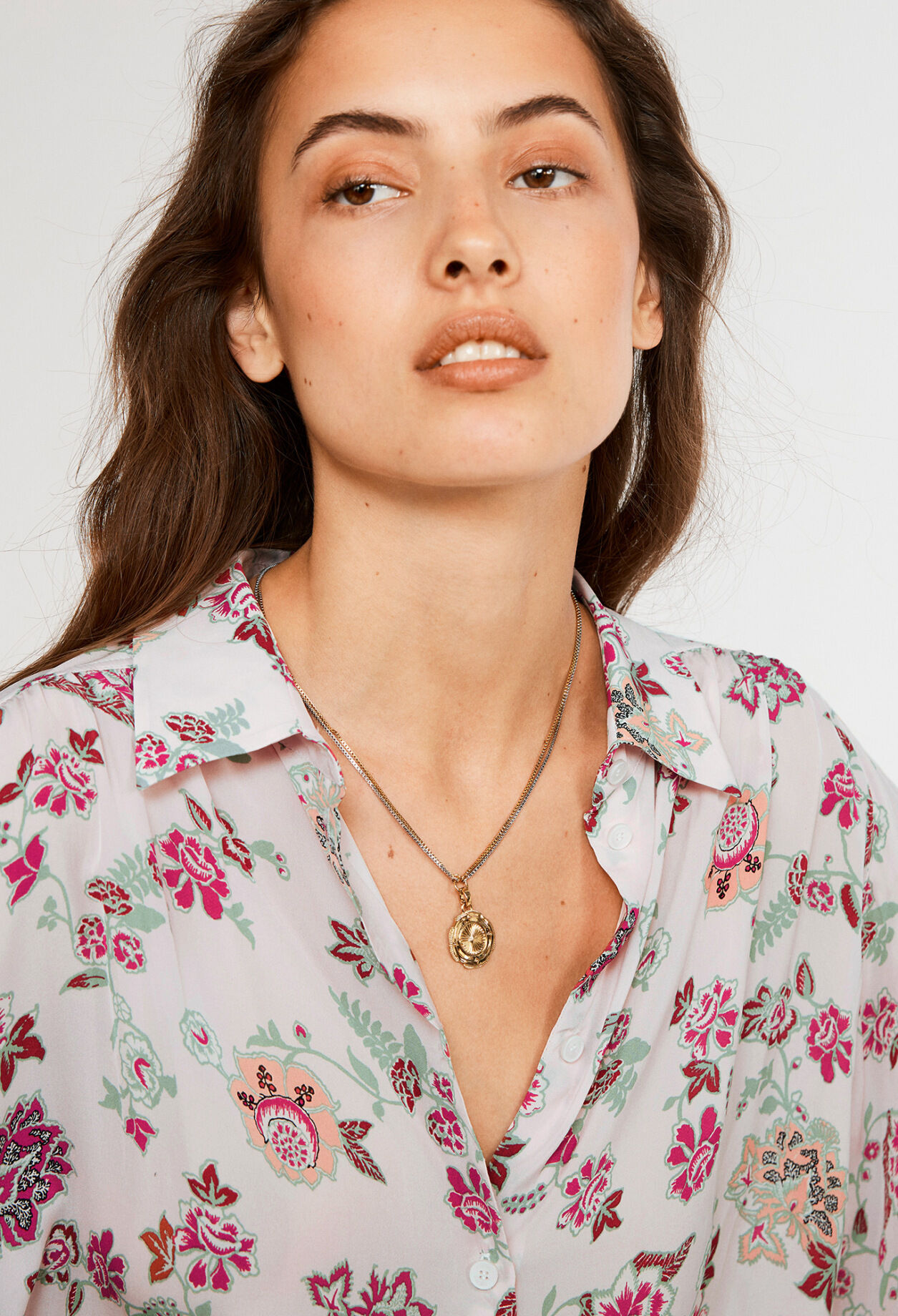Collier à médaille