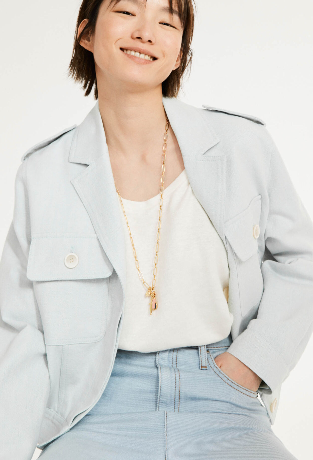Long collier à charms