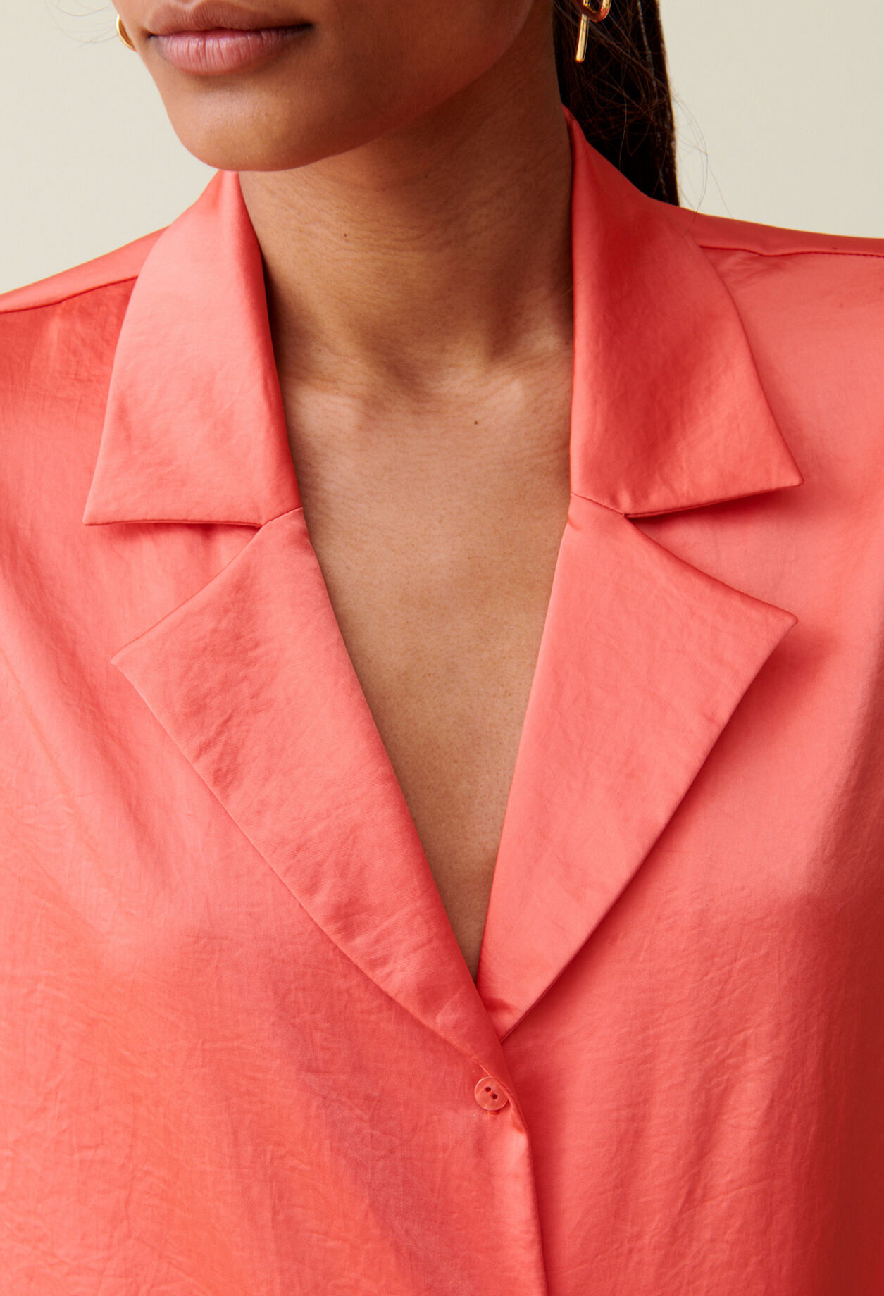 Chemise  fluide satin&eacute;e