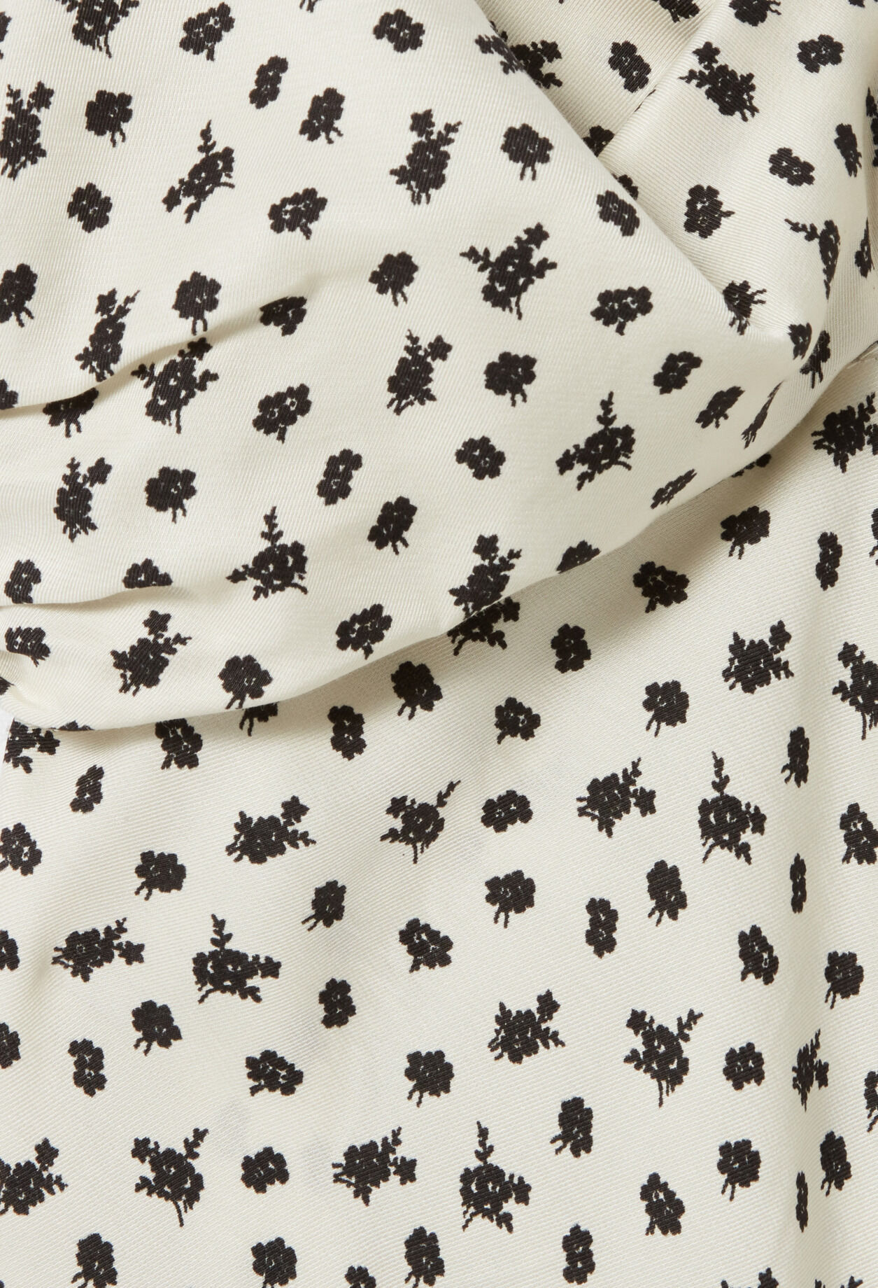 Robe longue satinée fleurs