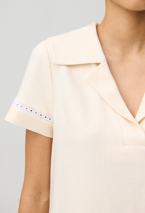 Robe courte à plis