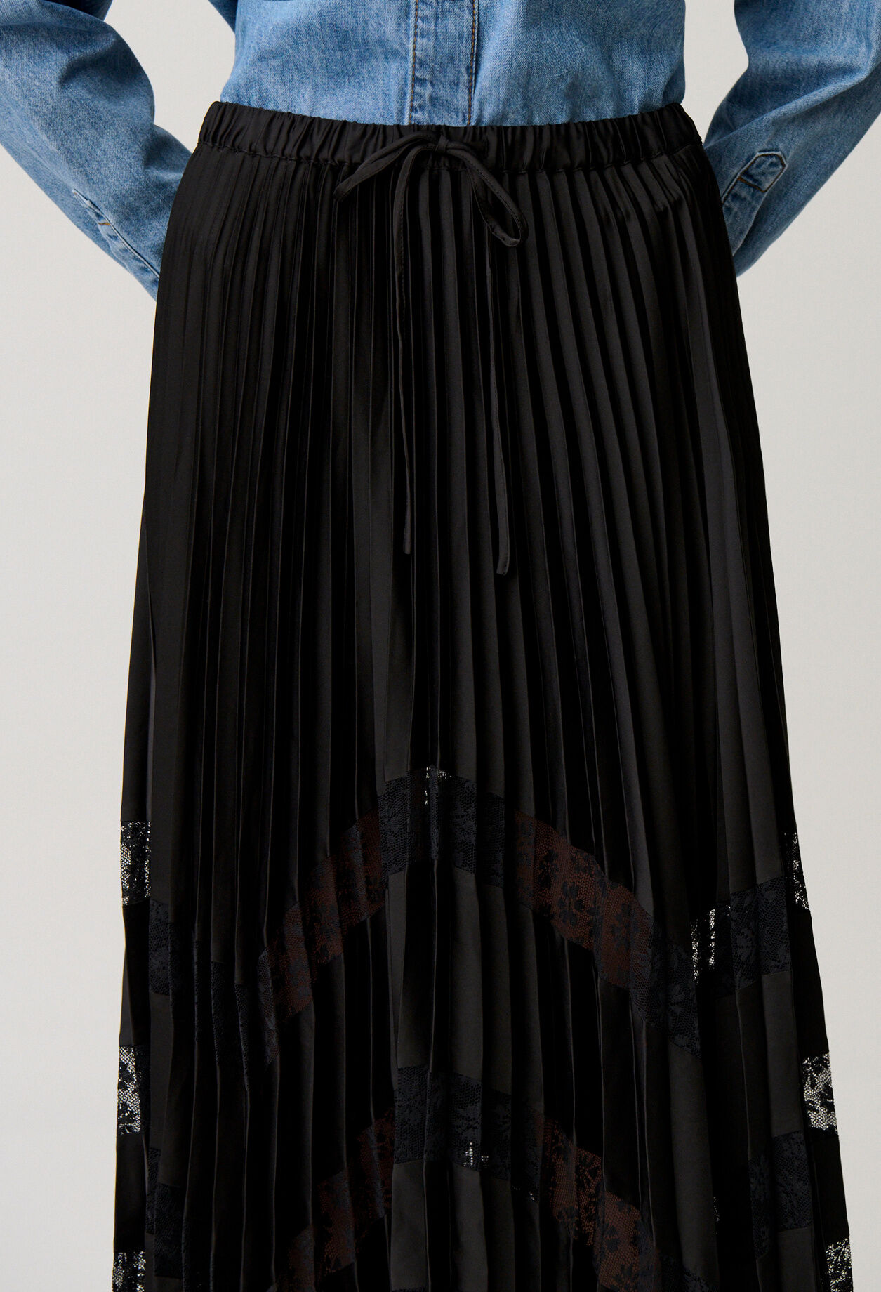 Jupe satin dentelle pliss&eacute;e