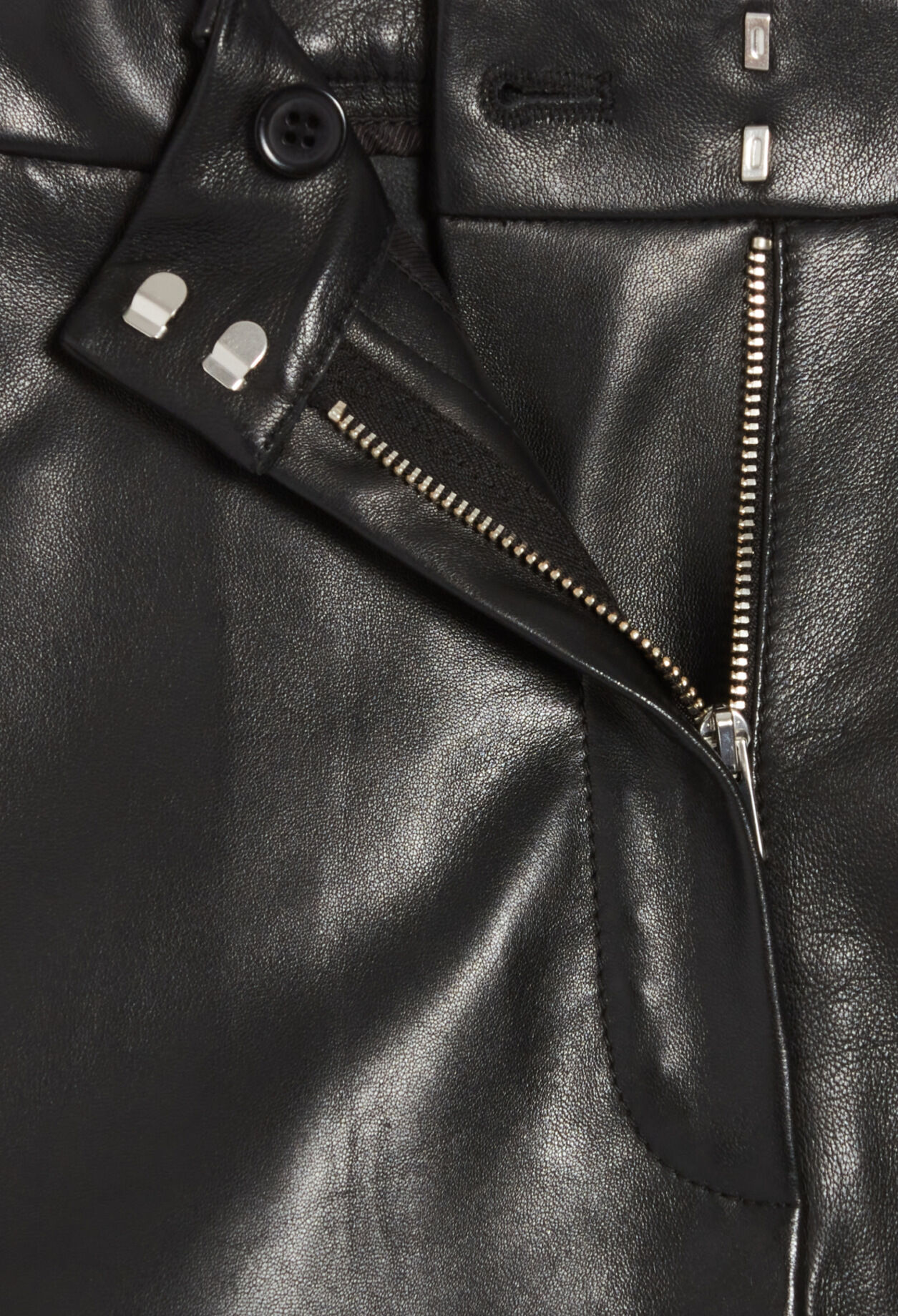 Short cuir noir 