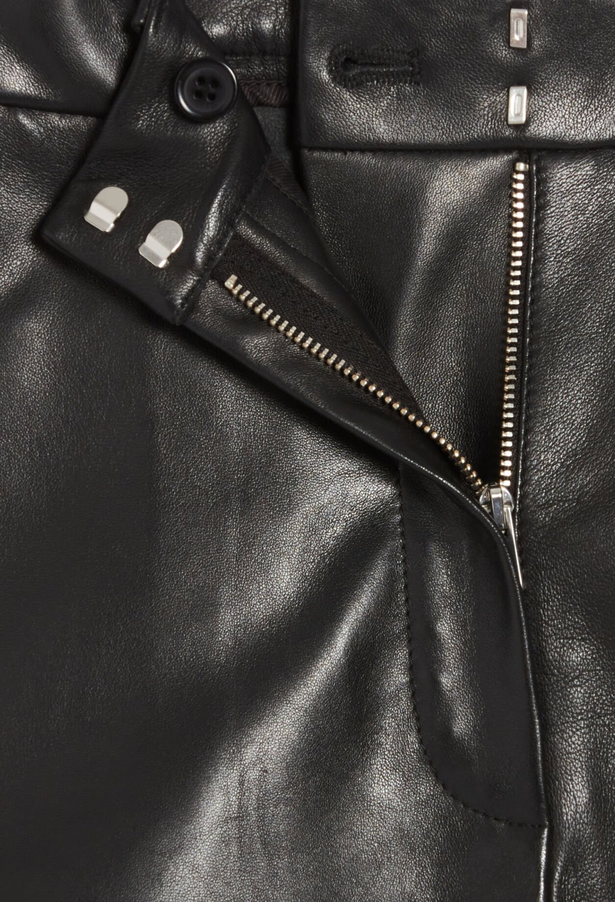 Short cuir noir