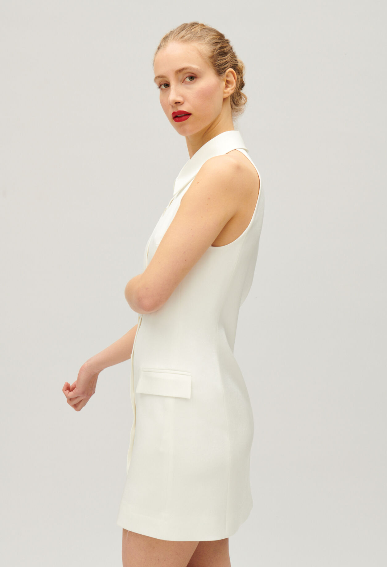 Robe courte satinée écrue