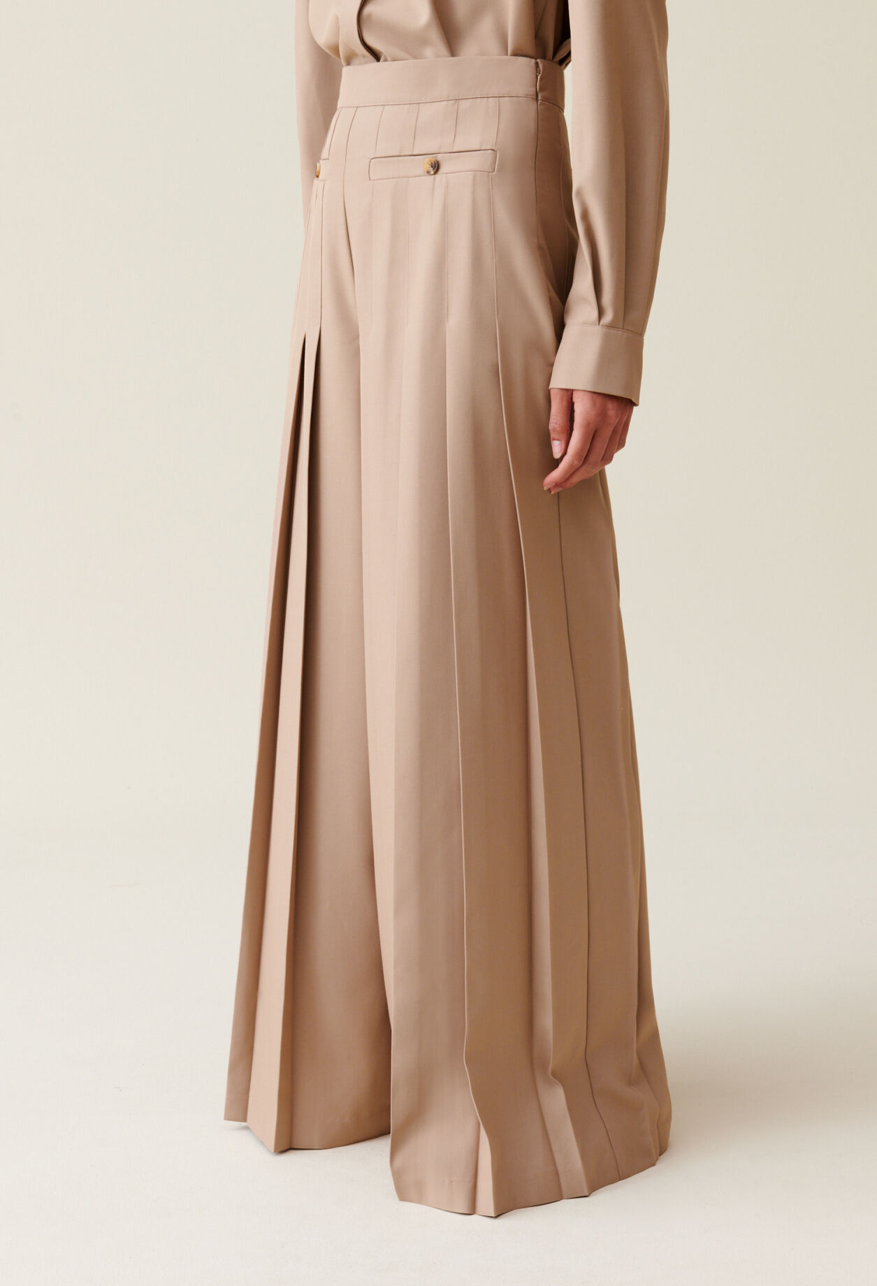 Pantalon taille plissée avec ceinture outlet