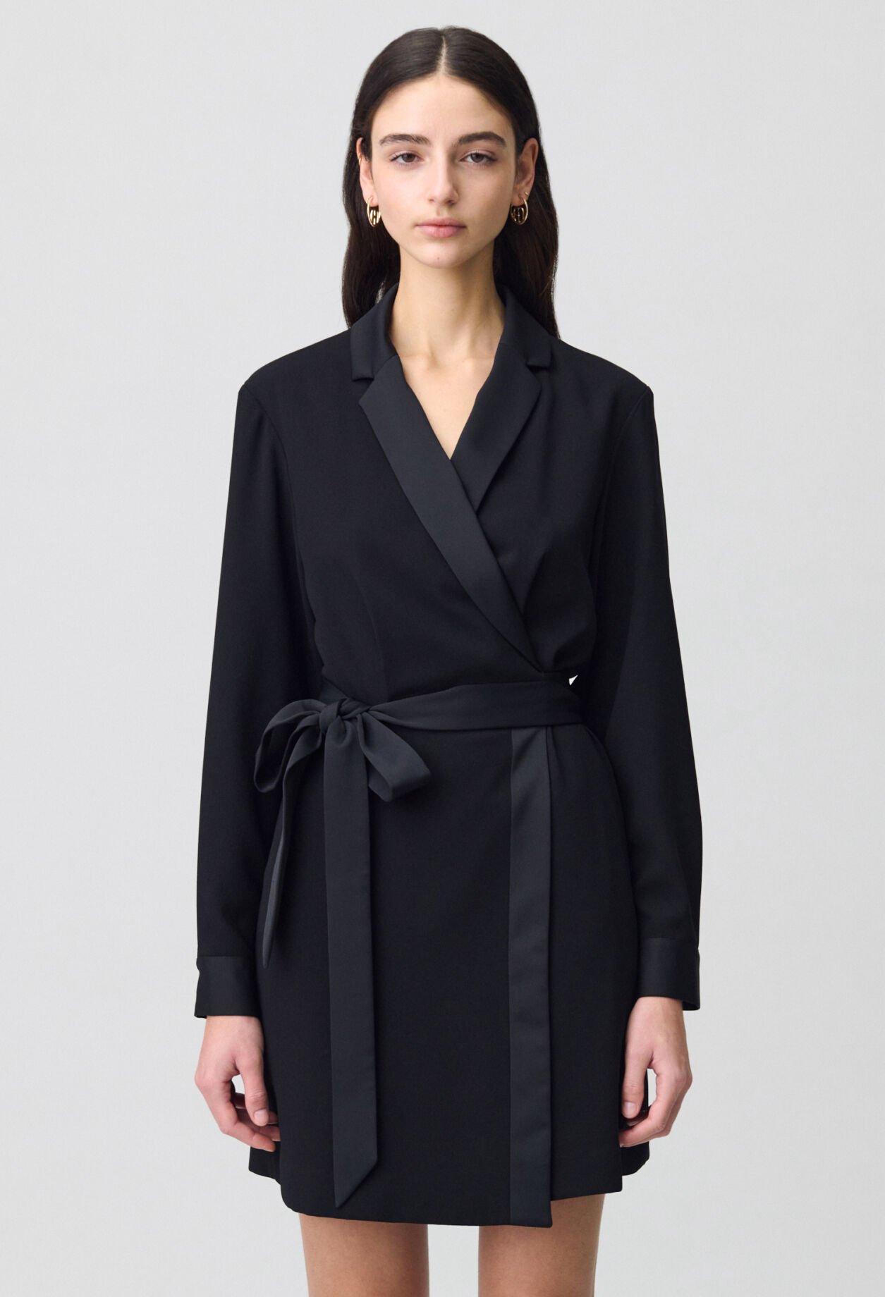 Robe cache-cœur col tailleur