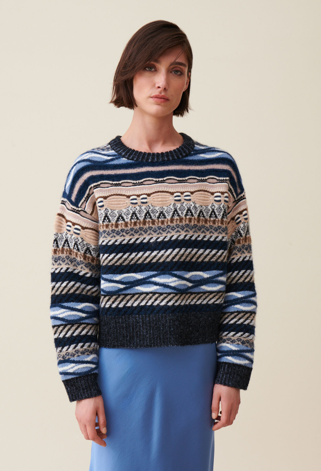 Pull court rayures à motifs