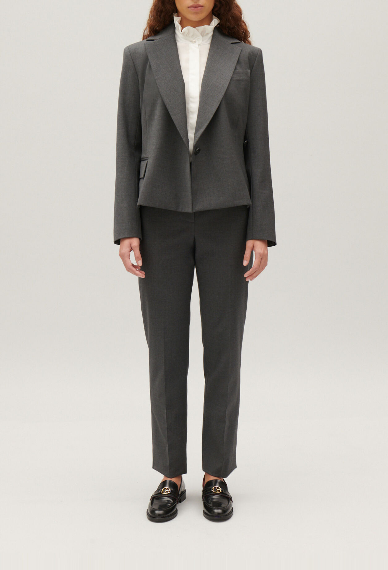 Veste tailleur cache-c&oelig;ur gris chin&eacute;