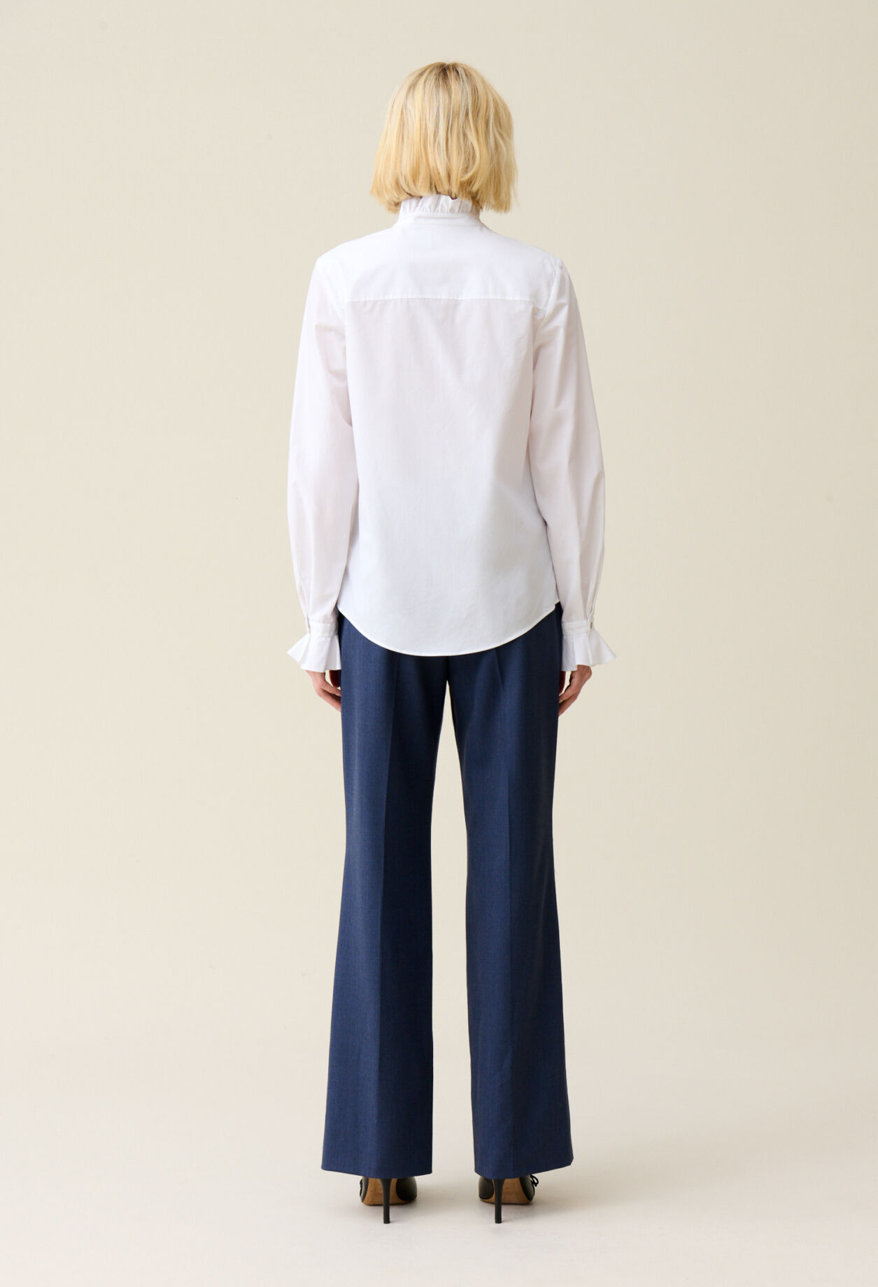 Chemise blanche col volanté