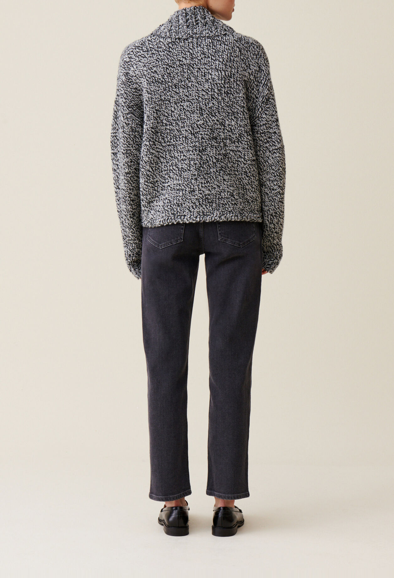 Pull grosse maille col V gris