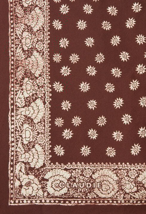 Foulard carr&eacute; imprim&eacute;