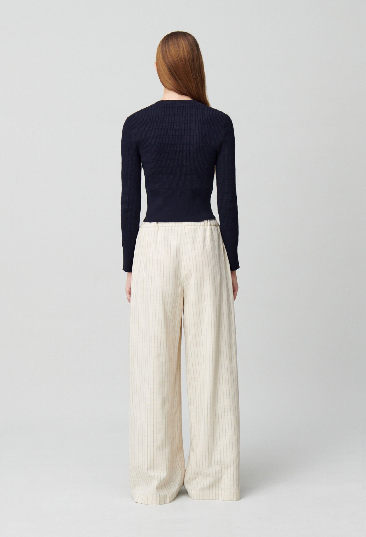 Pull maille fine noeuds