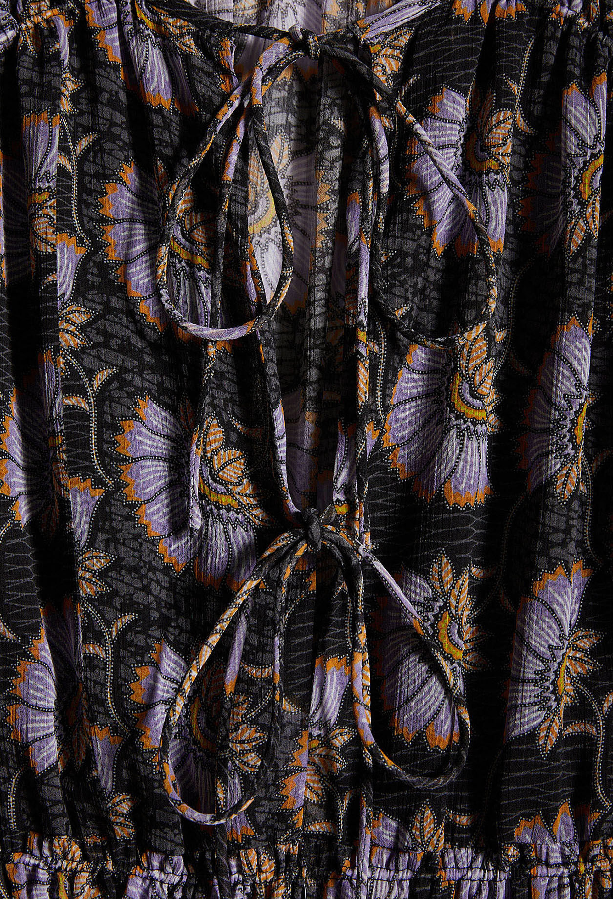 Robe courte à manches longues