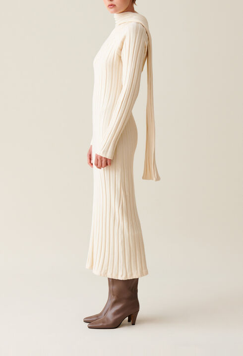Robe longue maille &eacute;charpe &agrave; nouer