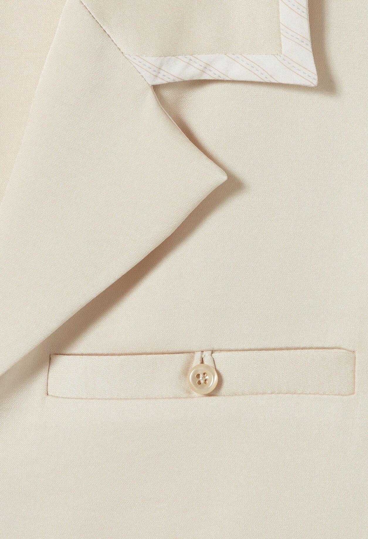 Chemise satin&eacute;e