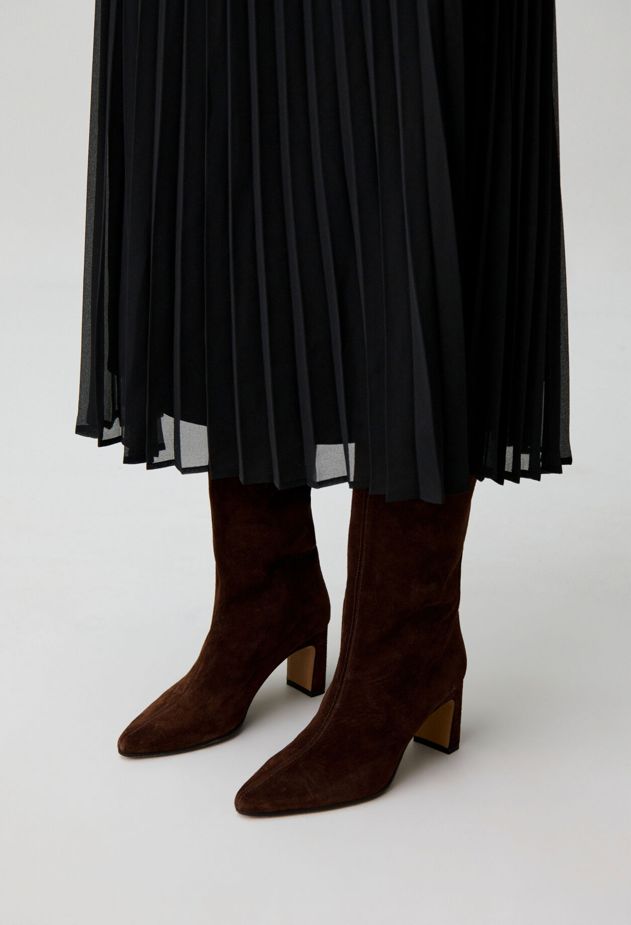 Bottes &agrave; talons cuir su&egrave;de