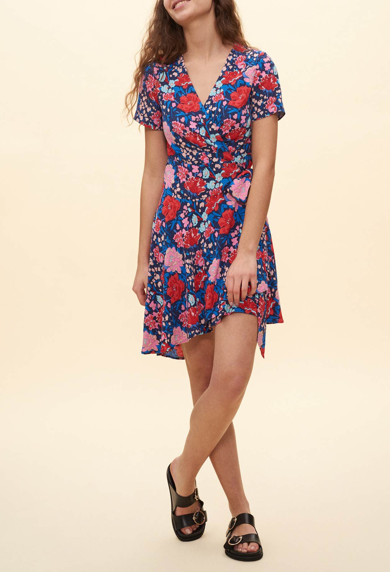 Robe fleurie asymétrique
