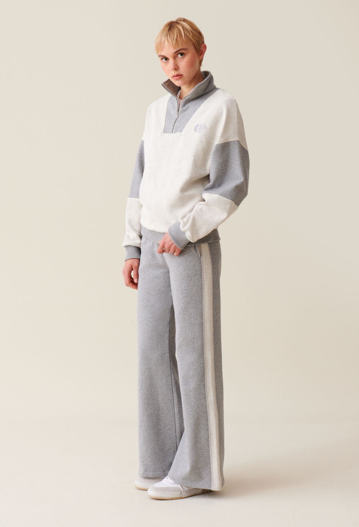 Sweatshirt col montant zippé