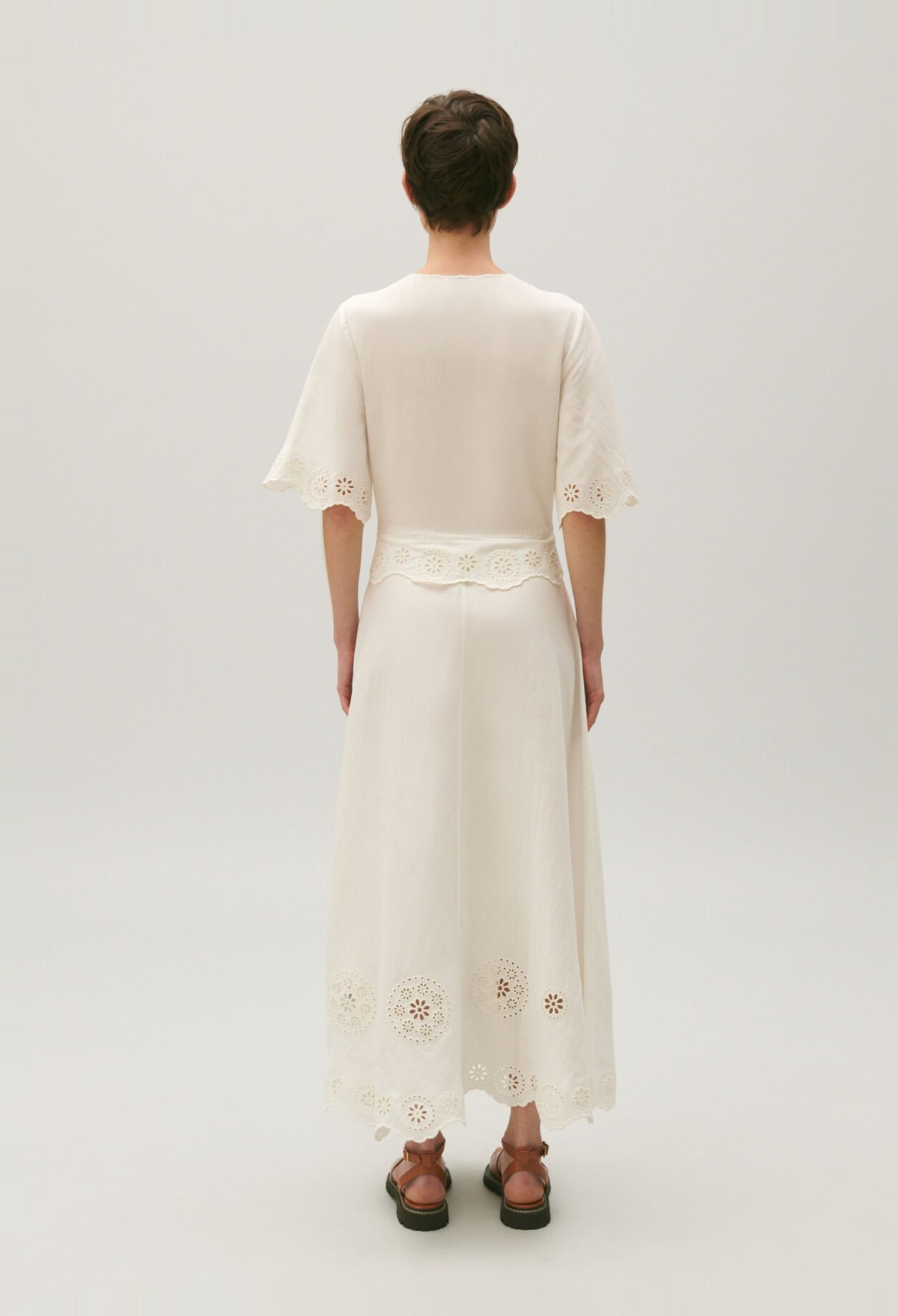 Robe longue broderie anglaise écrue