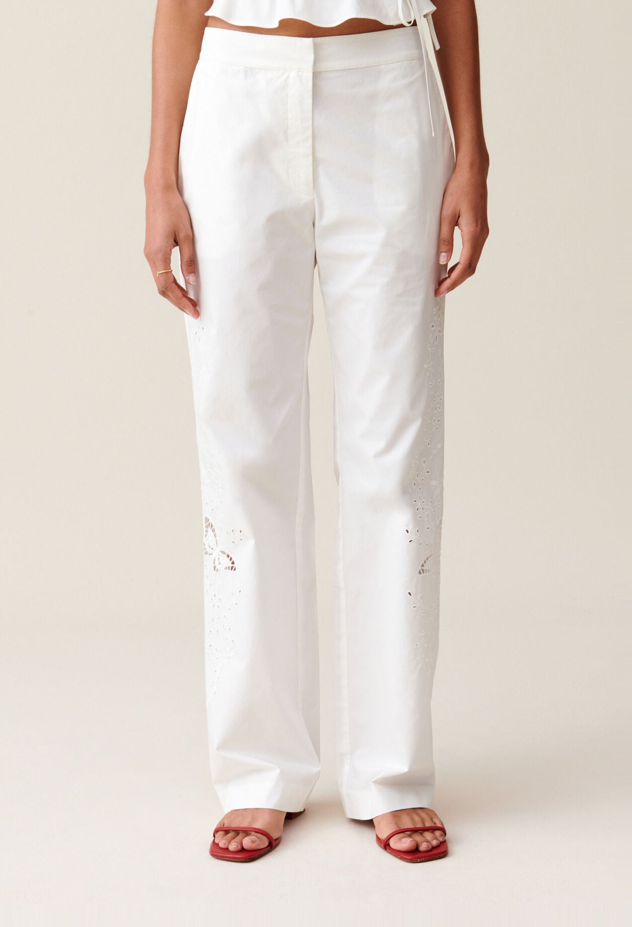 Pantalon droit brod&eacute;