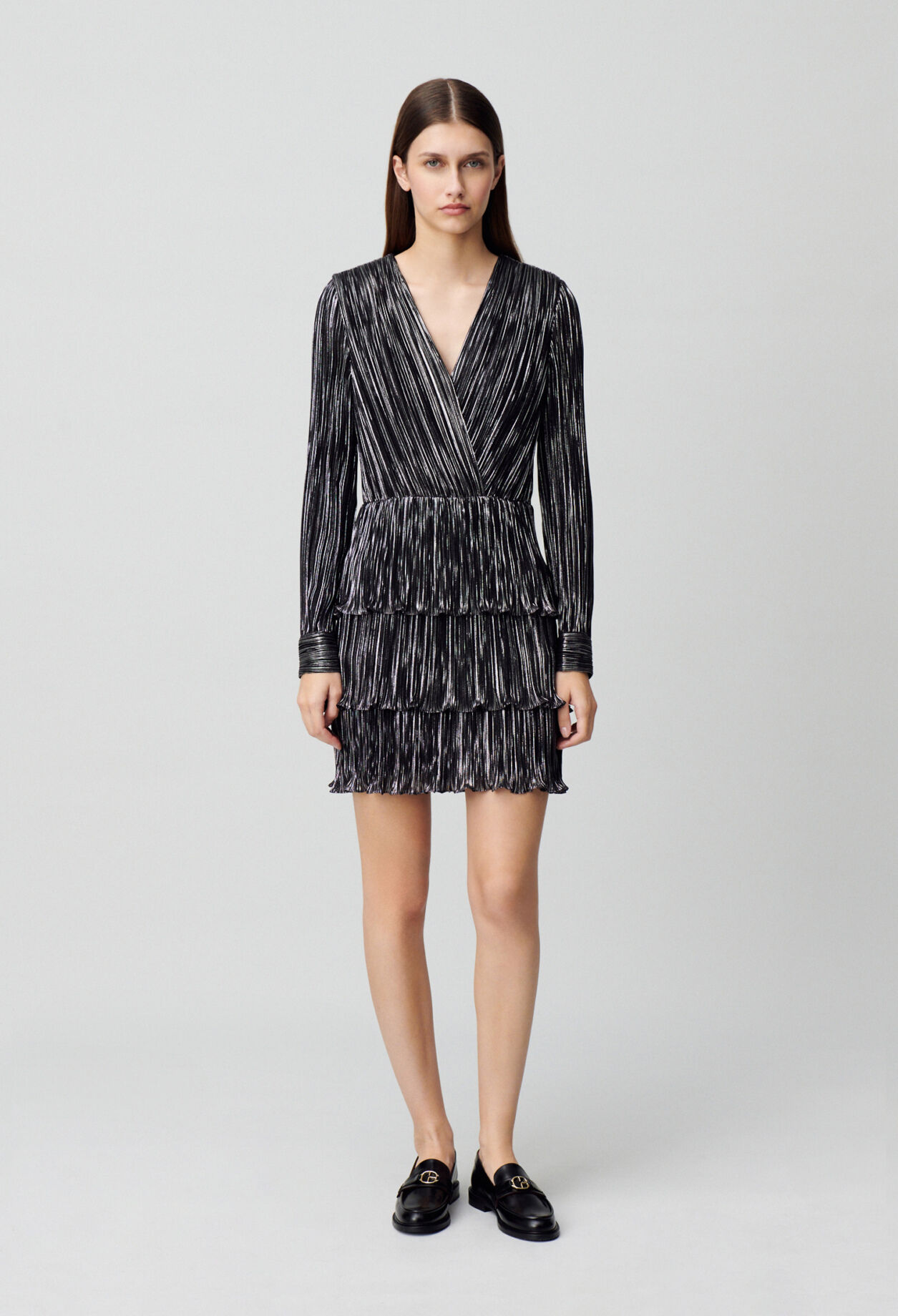 Robe argentée courte à volants