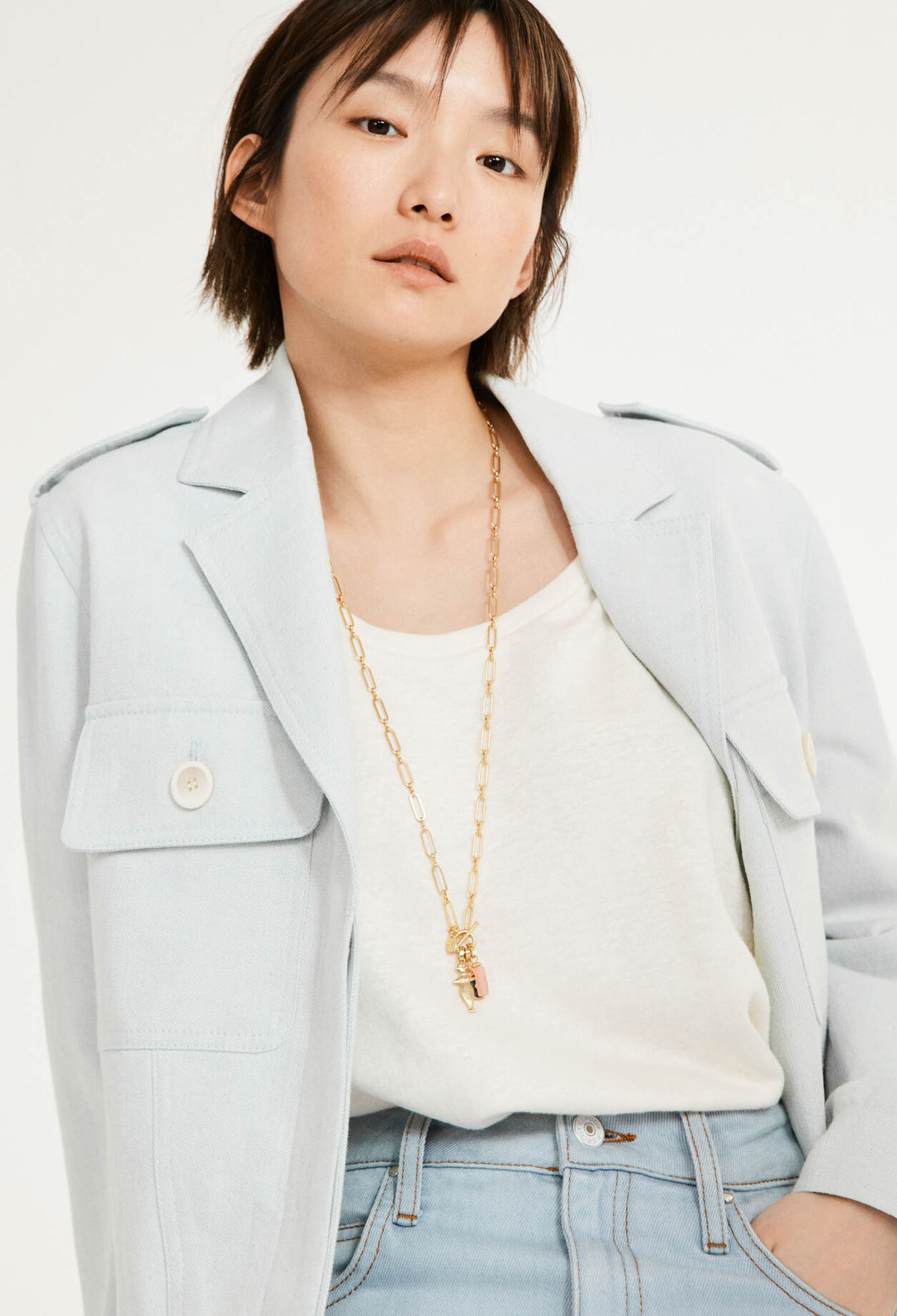 Long collier à charms