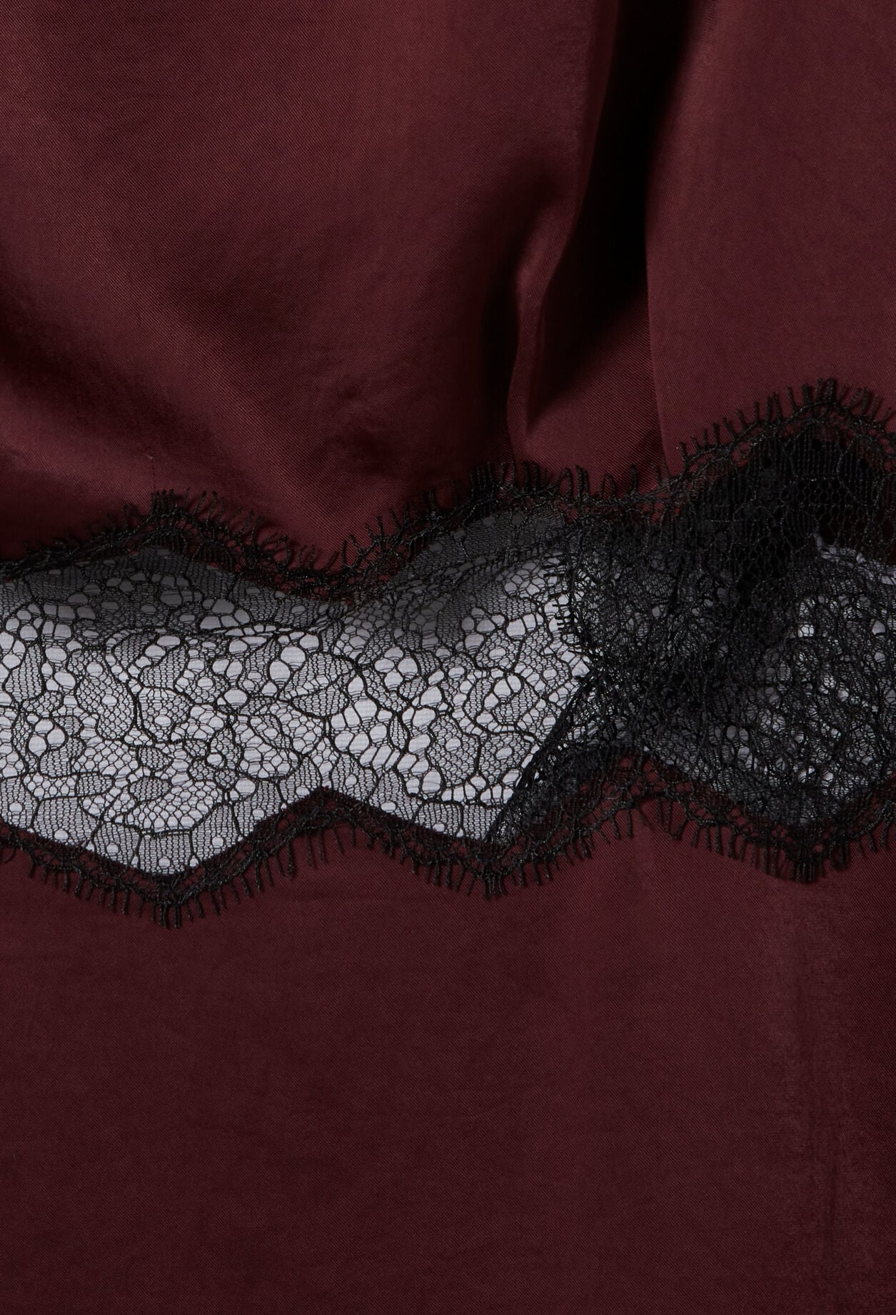 Robe courte fluide satin&eacute;e