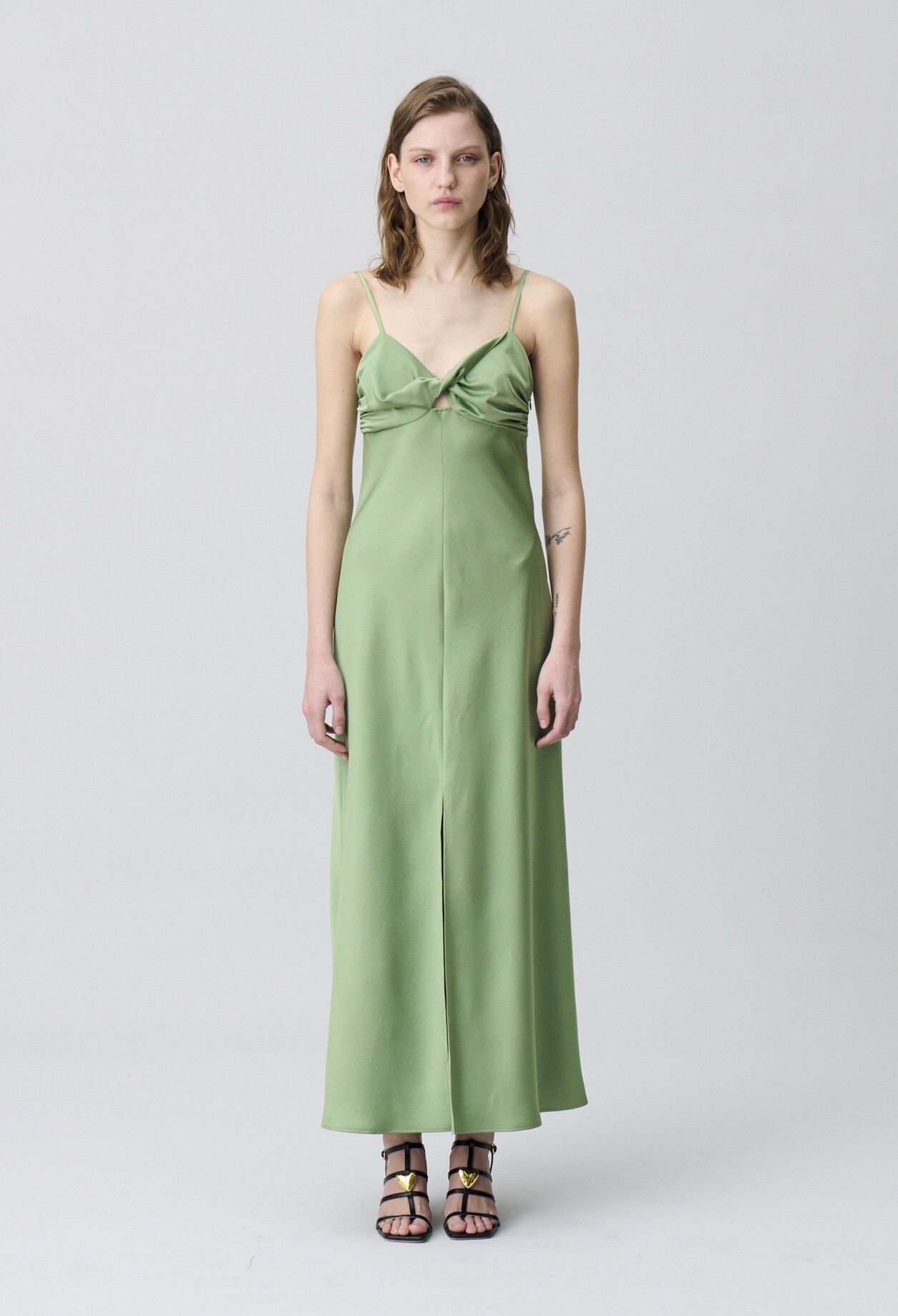 Robe longue satinée