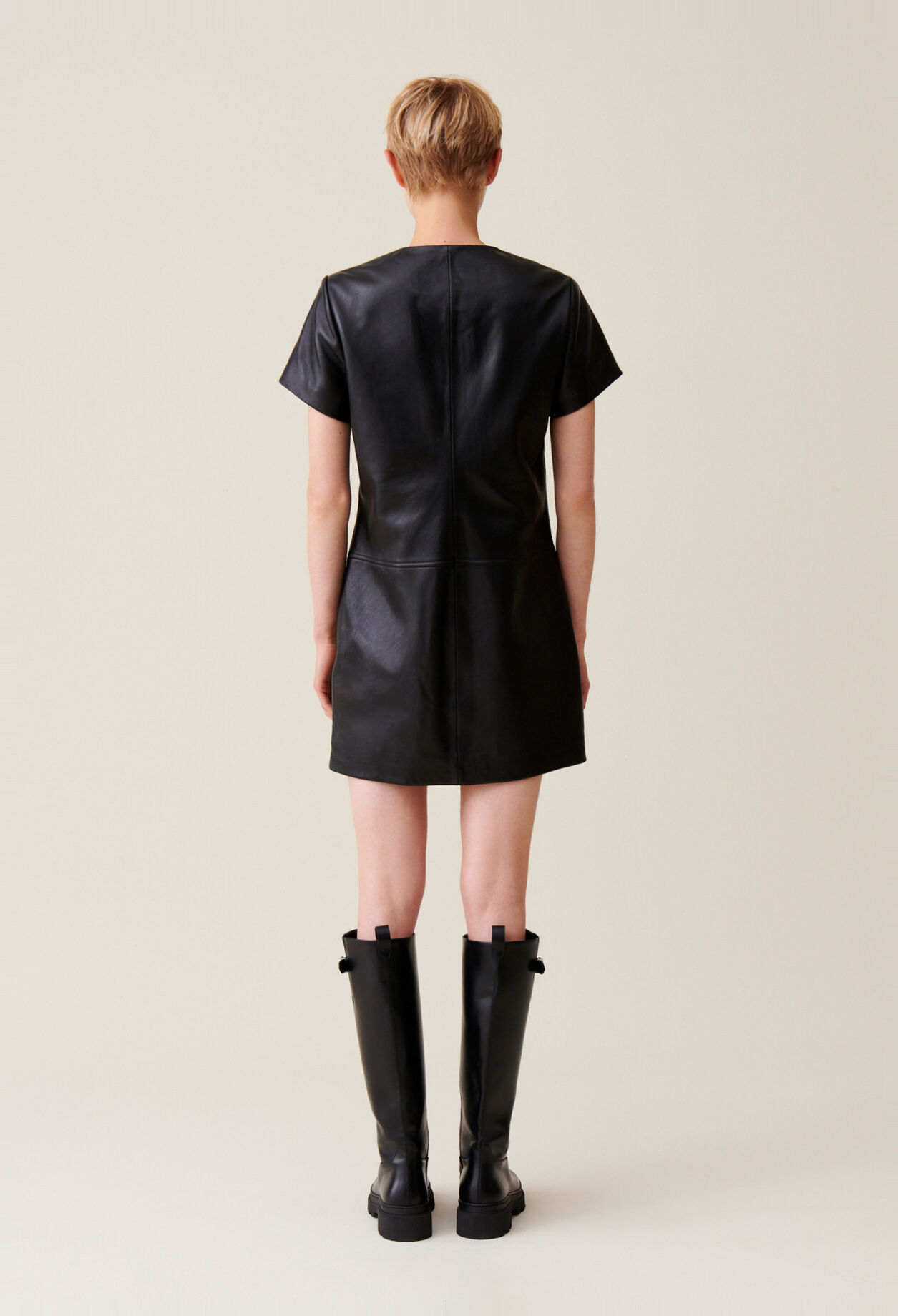Robe cuir courte zipp&eacute;e