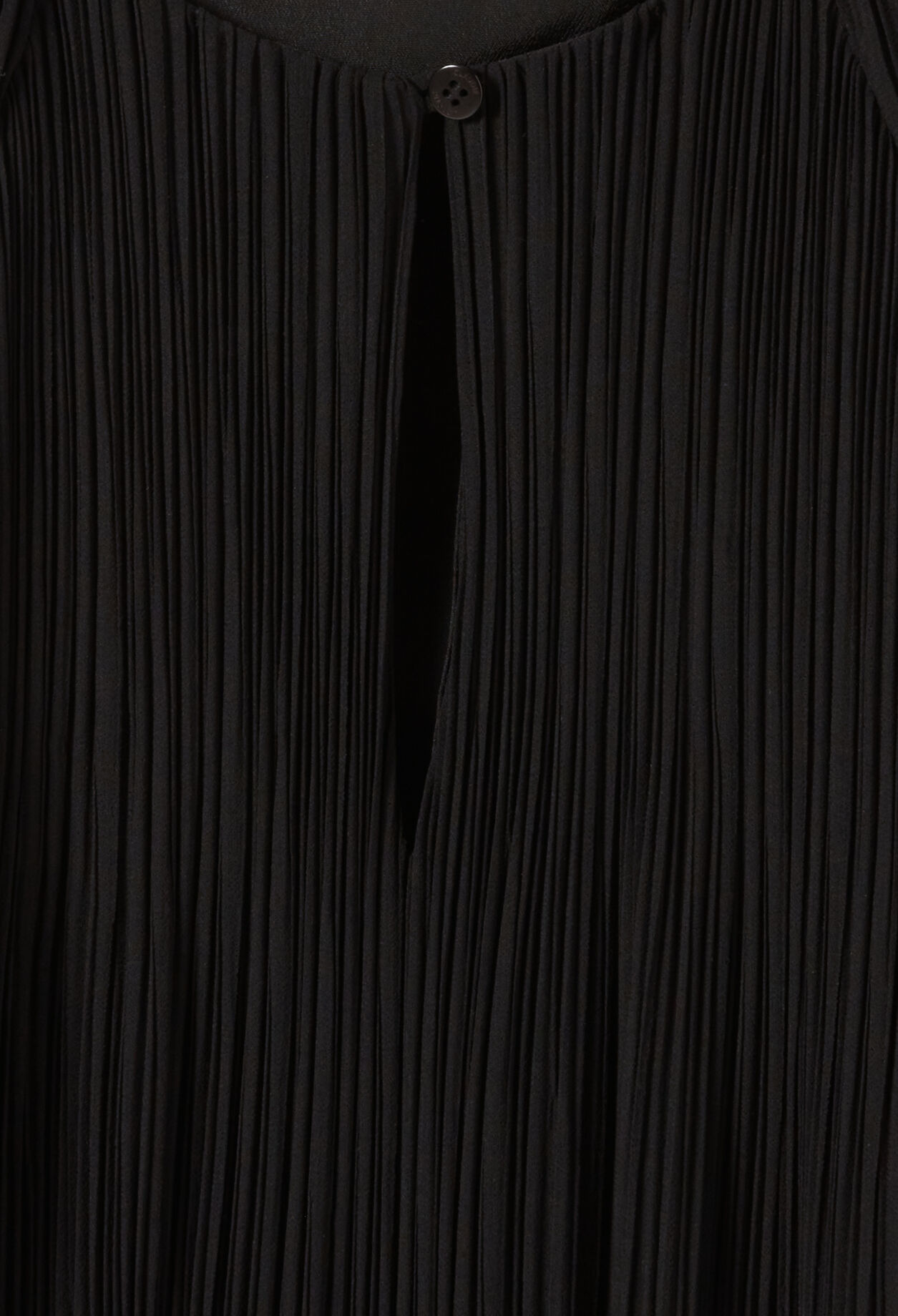 Robe longue plissée transparente