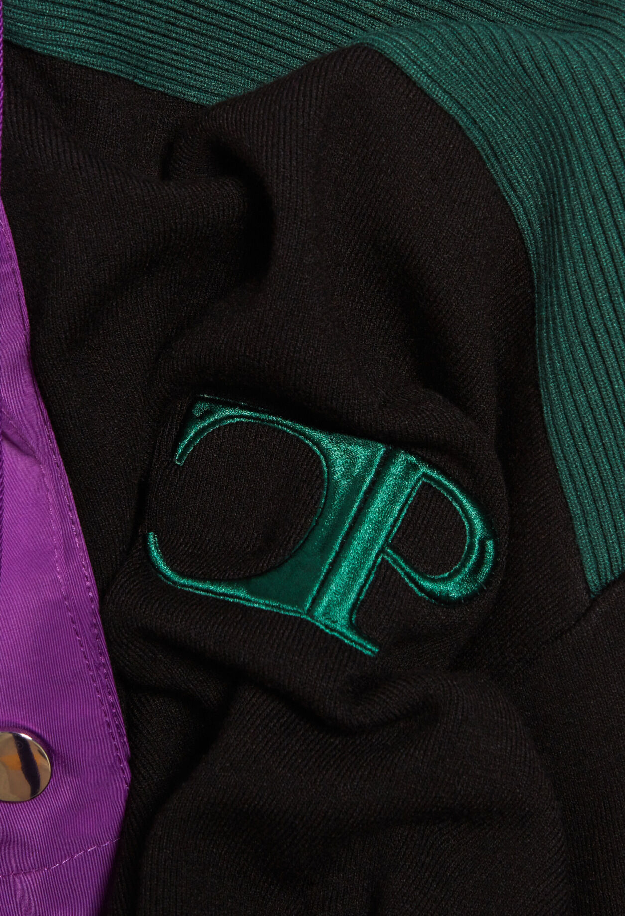 Sweatshirt à col montant boutonné