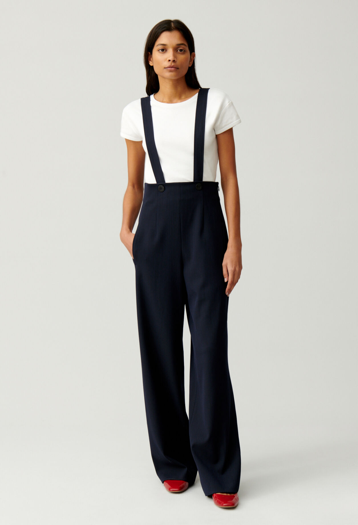Bretelle pantalon femme sale