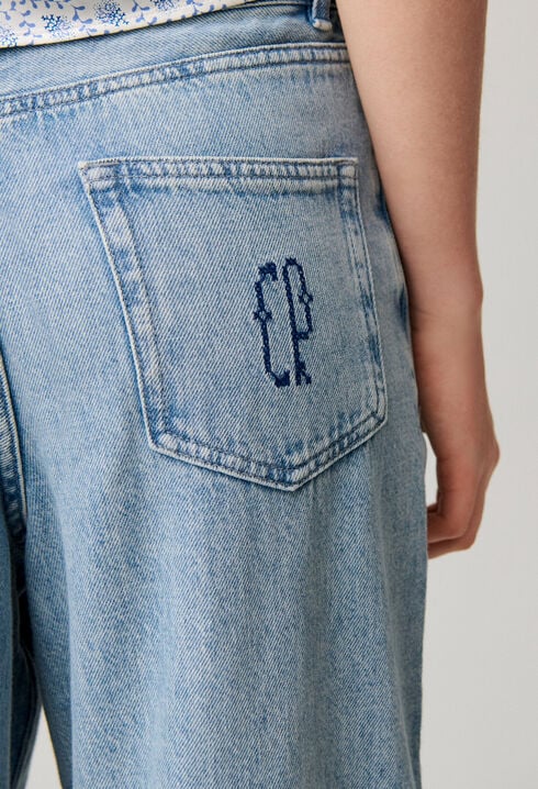 Jean brod&eacute; jambes larges