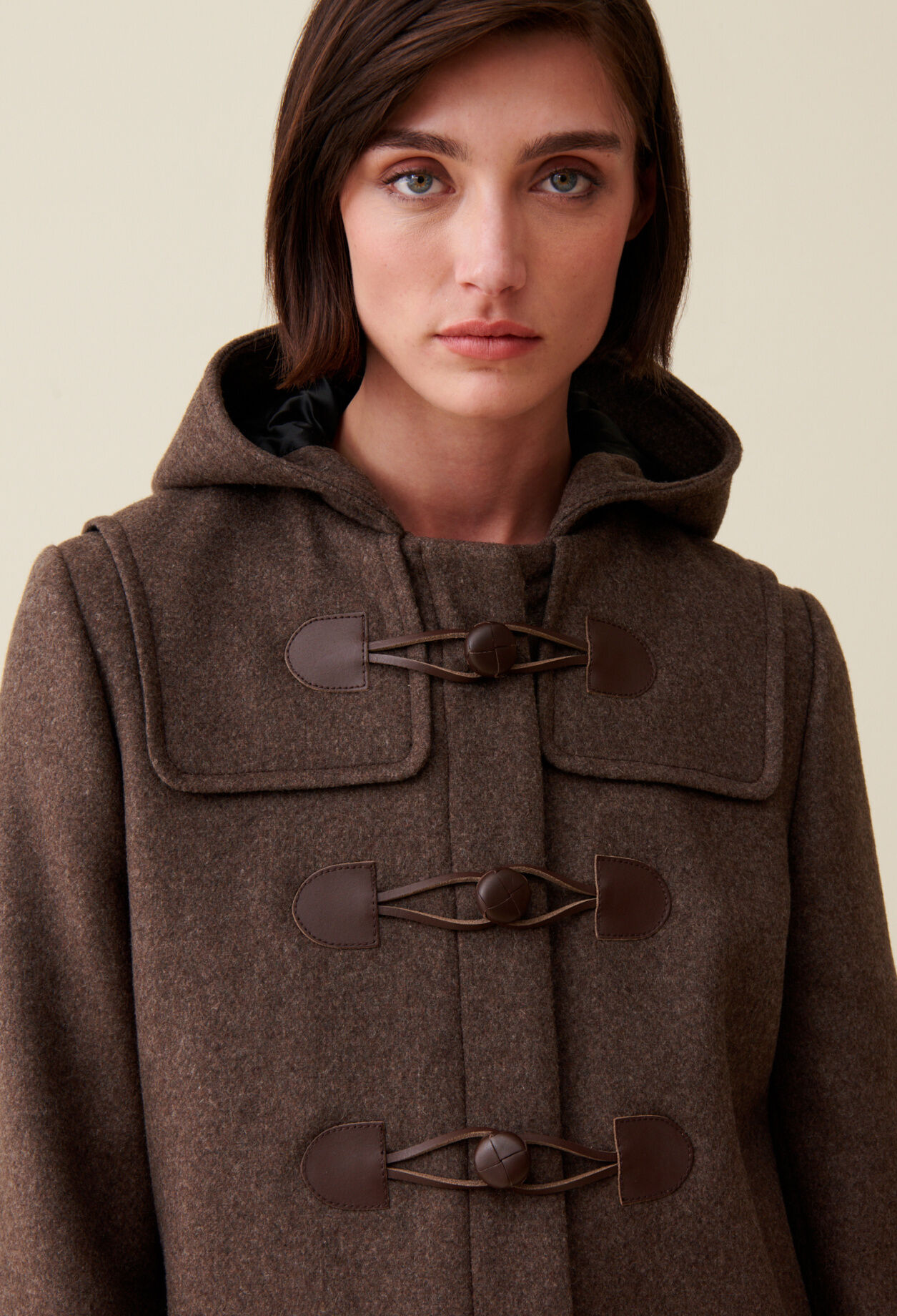 Manteau long marron à capuche