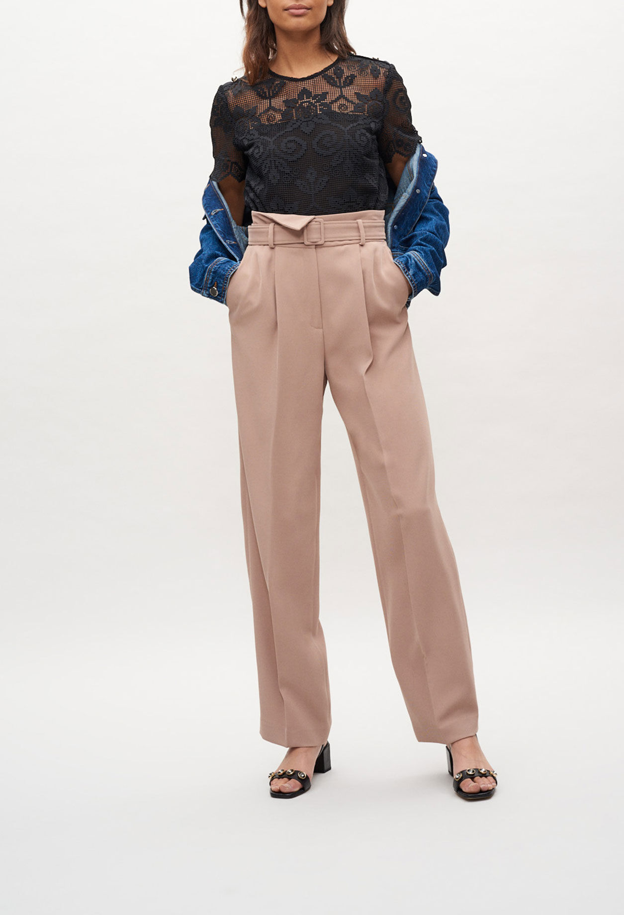 Pantalon carotte ceinturé