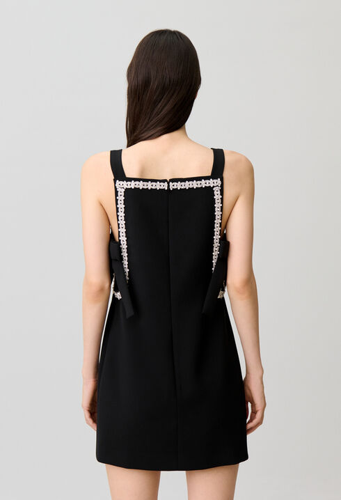 Robe droite ajust&eacute;e n&oelig;uds