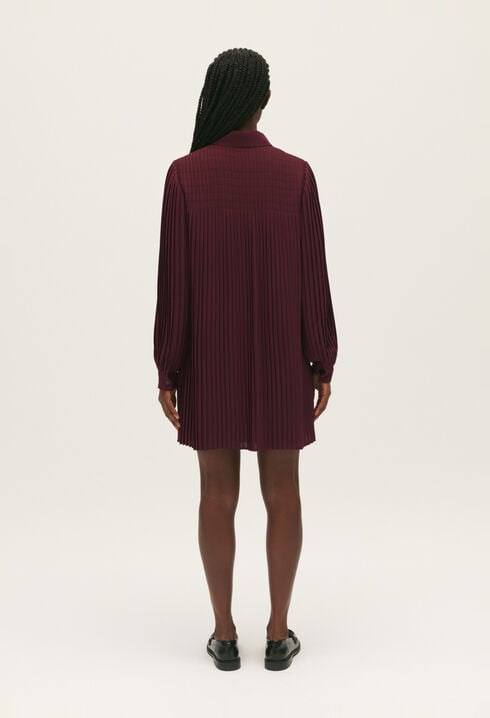 Robe courte plissée