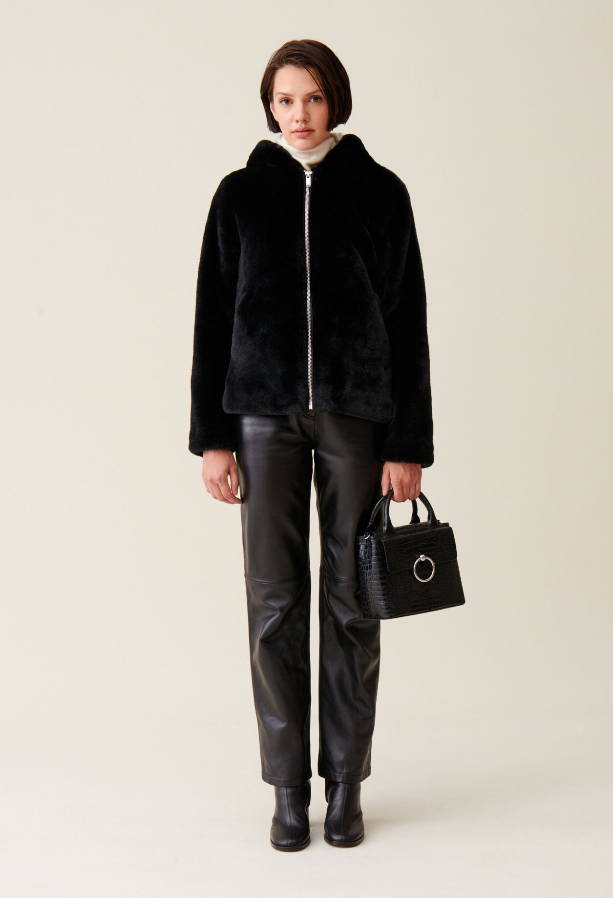 Veste fausse fourrure a capuche pour femme Claudie Pierlot
