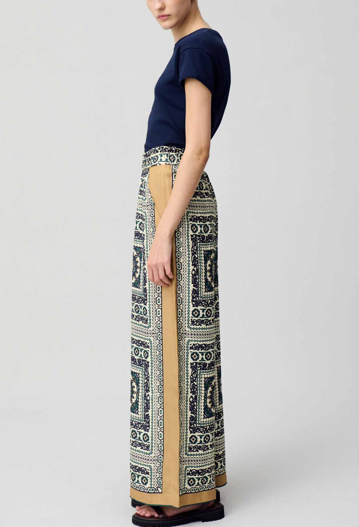Pantalon large fluide imprim&eacute;