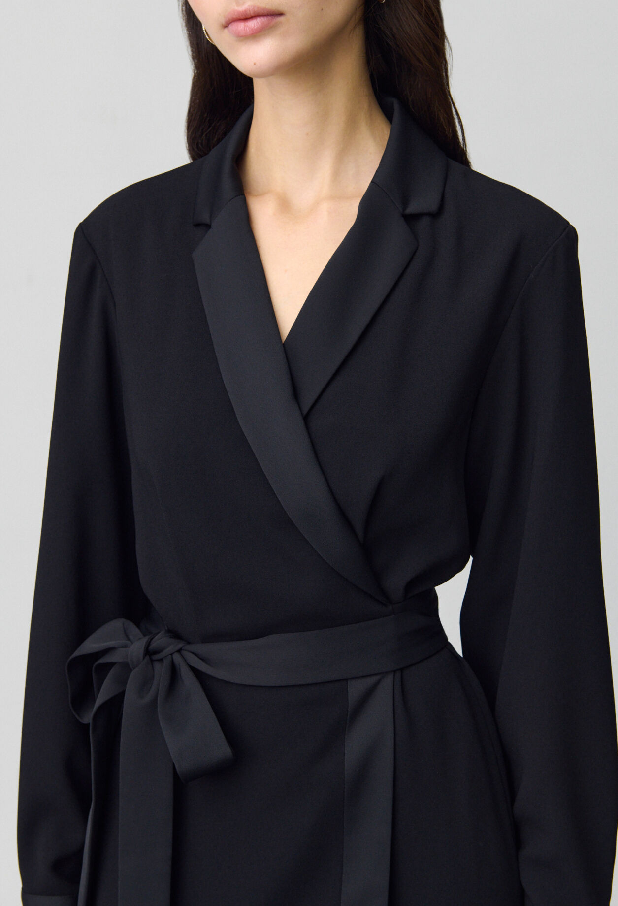 Robe cache-cœur col tailleur