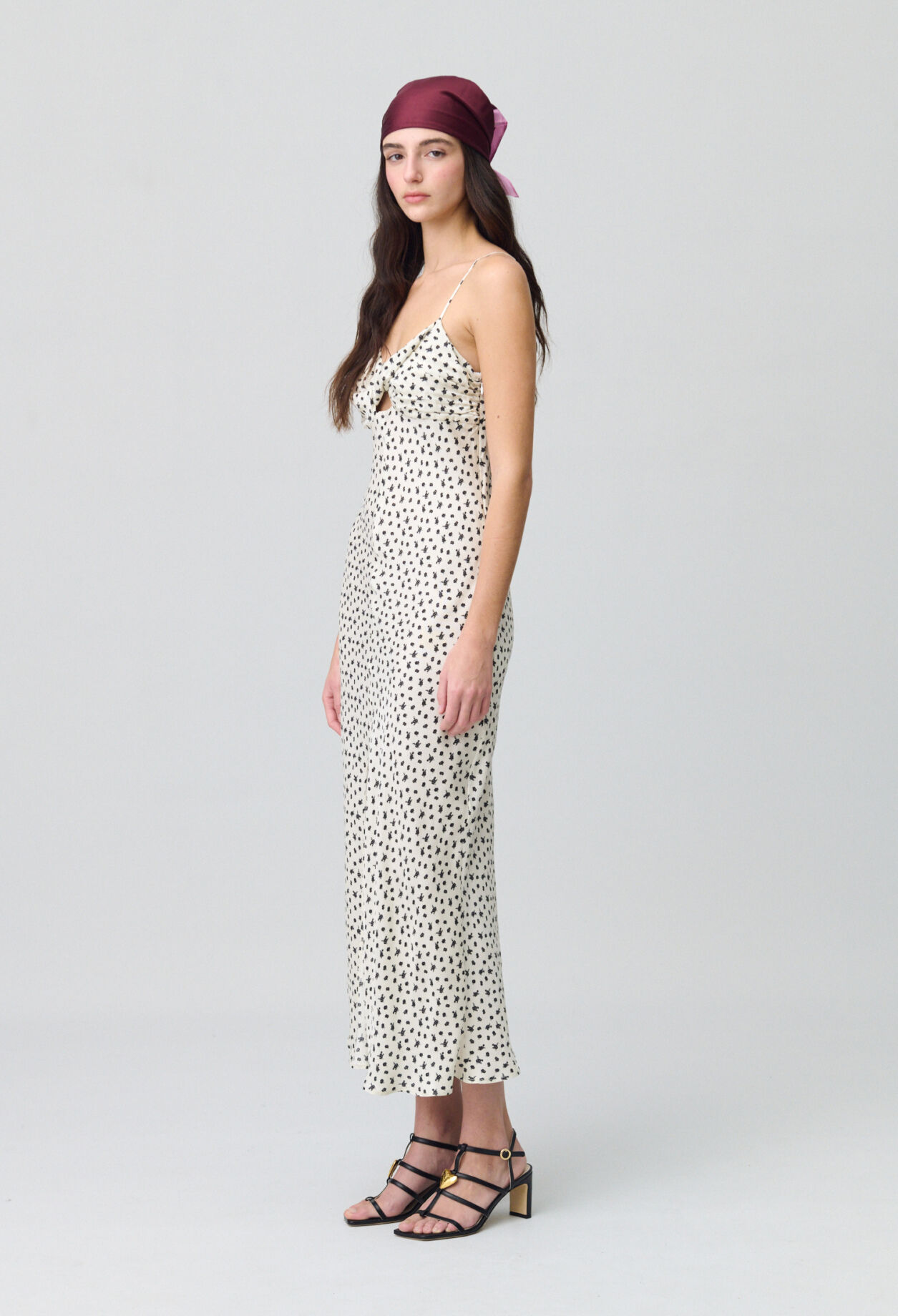 Robe longue satinée fleurs