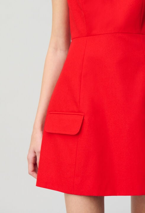 Robe courte cintrée